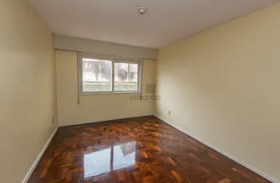 Apartamento com 3 quartos para alugar no Centro, Pelotas 