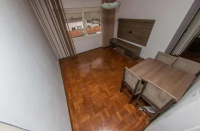 Apartamento com 2 quartos para alugar no Centro, Pelotas 