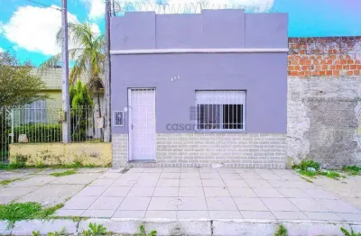 Casa com 3 quartos para alugar no Centro, Pelotas 