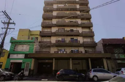 Apartamento com 2 quartos para alugar no Centro, Pelotas 