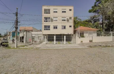 Apartamento com 3 quartos para alugar no Centro, Pelotas 