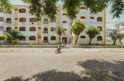 Apartamento com 2 quartos para alugar no Centro, Pelotas 