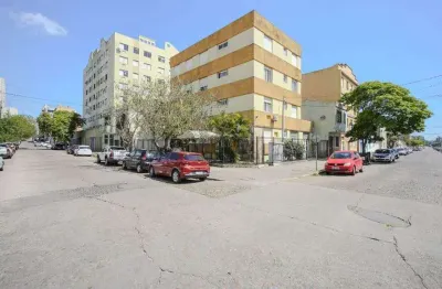 Apartamento com 3 quartos para alugar no Centro, Pelotas 