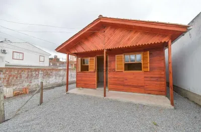 Casa com 2 quartos para alugar no Py Crespo, Pelotas 