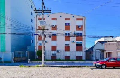 Apartamento com 3 quartos para alugar no Centro, Pelotas 