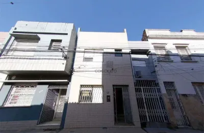 Casa com 3 quartos para alugar no Centro, Pelotas 