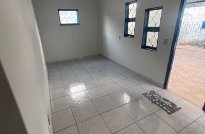 Casa com suíte, móveis planejados e quintal amplo no pacaembu — excelente localização!