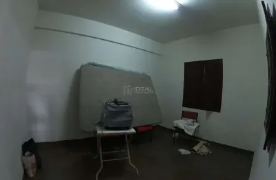 Casa duplex com finalidade comercial/residencial na pelinca