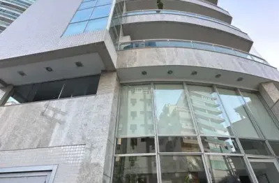 Apartamento com 3 quartos para alugar na Rua Câmara Júnior, 42, Centro, Campos dos Goytacazes