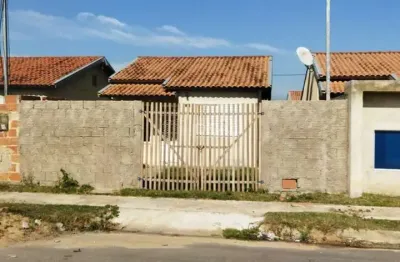 Casa à venda na Rua Duarte Fernandes, 101, Donana, Campos dos Goytacazes