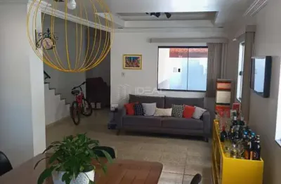 Casa com 3 quartos à venda na Rua Flodoardo Martins Silva, 115, Parque Santo Antônio, Campos dos Goytacazes