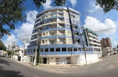Apartamento com 2 quartos, varanda e área de lazer completa.
