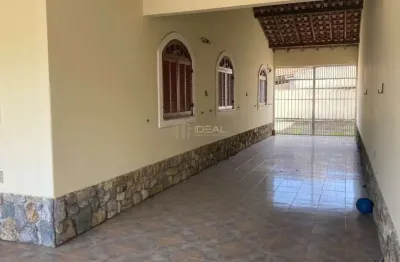 Casa com 3 quartos à venda na Rua Aguinaldo Machado, 130, Parque Jóquei Club, Campos dos Goytacazes