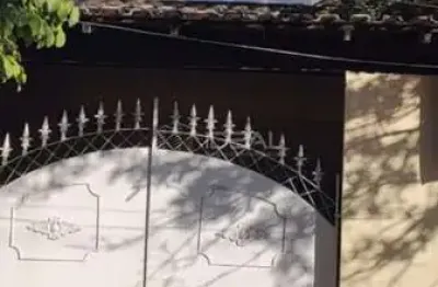Casa duplex para nascente: ampla, com piscina, churrasqueira e escritório