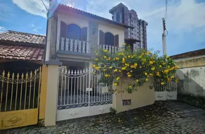 Casa com 3 quartos à venda na Rua dos Goytacazes, 52, Lapa, Campos dos Goytacazes