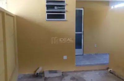Casa com 2 quartos à venda na Rua Ivan Jader, 218 à 220, Parque Santo Antônio, Campos dos Goytacazes