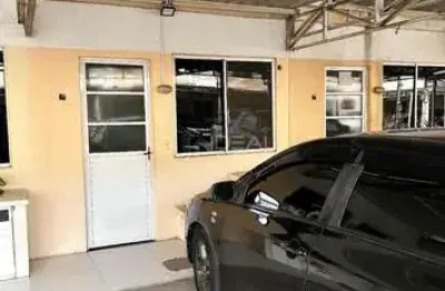 Casa com 02 quartos modificada com porcelanato em parque joquei club  -  campos dos goytacazes