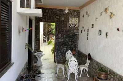 Casa com 3 quartos à venda na Rua Tatão Gomes, 134, Parque São Benedito, Campos dos Goytacazes