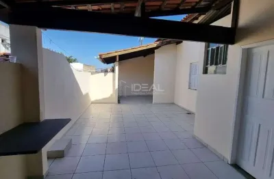 Casa com 3 quartos para alugar na Avenida Vinte e Oito de Março, 1025, Parque São Caetano, Campos dos Goytacazes