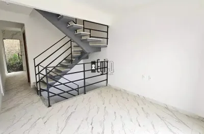 Casa duplex pronta para morar no fontesville ii!  se você busca conforto, praticidade e um lugar especial para chamar de lar, essa casa no fontesville ii é a escolha ideal.  são 2 quartos, sendo 1 com