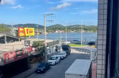Sala comercial no shopping via lagoa — ponto nobre na lagoa da conceição