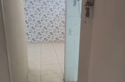 Apartamento com 2 quartos em andar baixo em condomínio com m segurança e infraestrutura