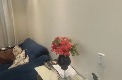 Apartamento de 2 quartos totalmente mobiliado impecável vel