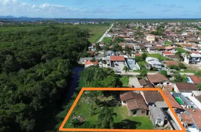 0776 - terreno amplo com 3 casas de fundos para rio perequê  | centro - bbs