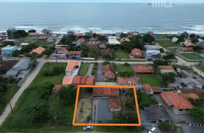 0923 - casa sob 2 terrenos com 900,00m² - 220m do mar | salinas - bbb/sc