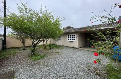 2031 - casa mista com 4 dormitórios em local tranquilo | costeira - bbs/sc