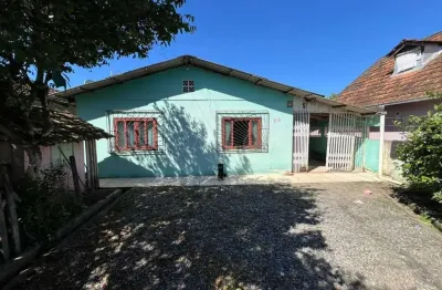 2091 - casa em alvenaria prox. ao pa 24hrs | centro - bal. barra do sul/sc
