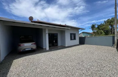 2198 - casa nova (laje) com 3 dormitórios| centro - bal. barra do sul/sc