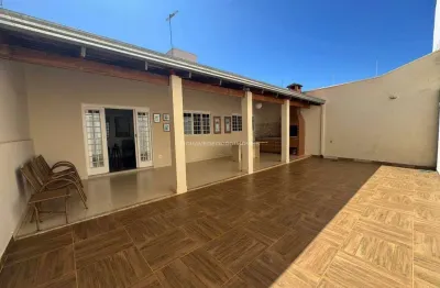 Casa no bairro jardim nenê gomes em uberaba com 03 quartos, sendo um suíte