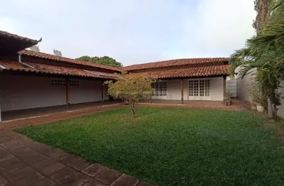 Casa á venda com 4 quartos sendo 1 suíte localizado no bairro santa maria em uberaba - mg
