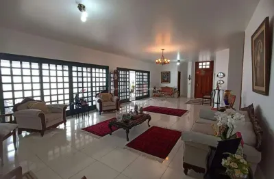 Casa à venda com 4 quartos, próximo do hospital mário palmério, em uberaba.