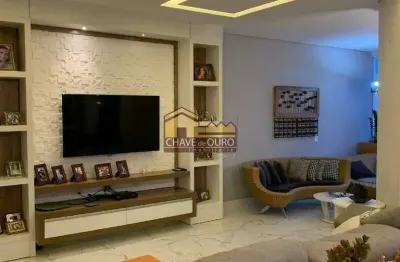 Duplex com 3 suítes à venda em uberaba, próximo ao fórum e atacadão.