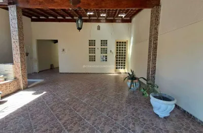 Sobrado de três quartos e garagem para dois carros - cássio rezende