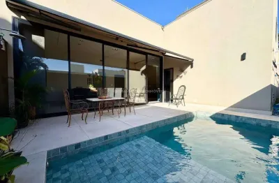 Casa térrea no condomínio estância dos ipês com 03 suítes e escritório