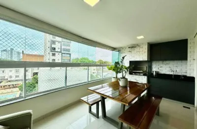 Apartamento no condomínio Torre Sete com 03 suítes, 03 vagas e escritório.