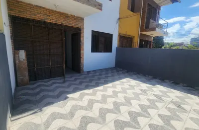 Casa duplex a 200 metros da praia bessa em joão pessoa paraiba, localizada numa rua tranquila e com serviços próximo.