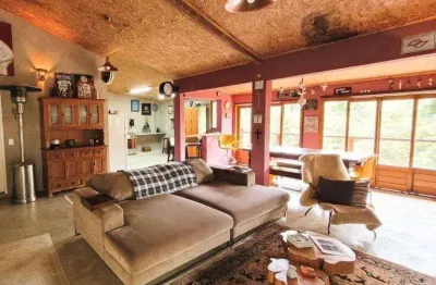 Casa para alugar em campos do jordão, colinas do imbiry, com 3 suítes, com 120 m²