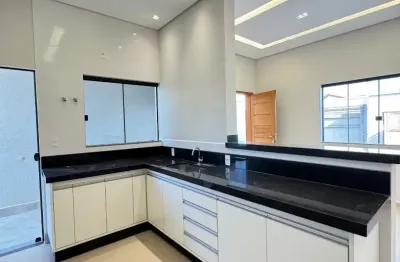 Casa com 3 quartos à venda na Avenida João Ferreira de Freitas, 45, Cidade Vergani, Pouso Alegre