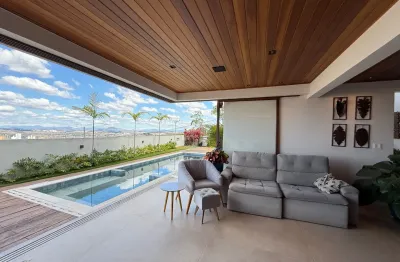 Linda casa alto padrão com vista para o centro de pouso alegre