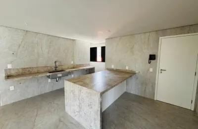 Luxuoso apartamento de 225m², 4 suítes e 4 vagas no meireles!