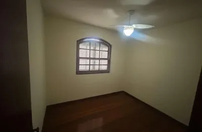 Casa com 5 quartos à venda na Rua Valença, Carlos Prates, Belo Horizonte, 503 m2 por R$ 830.000