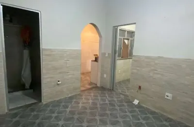 Casa de vila á venda com 40 metros quadrados com 1 quarto em ramos - rio de janeiro - rj