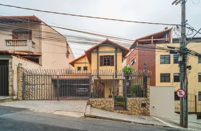 Casa com 4 quartos à venda na Rua Guacuí, 430, São Mateus, Juiz de Fora