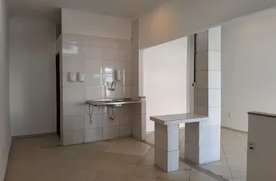 Loja versátil, com 40 m² e bem localizada no santa helena para locação