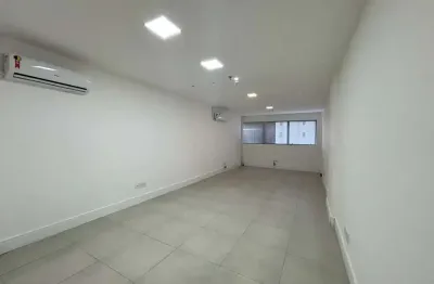 Sala comercial para alugar na Rua Batista de Oliveira, 1164, Centro, Juiz de Fora