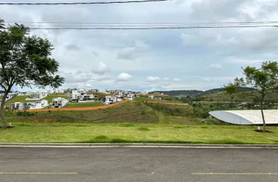 Um lote em leve declive, no alphaville, para construir para venda